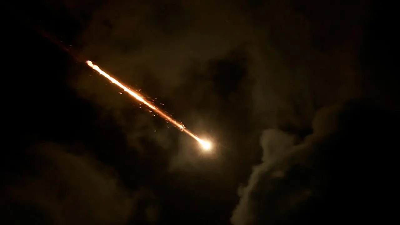 ইসরায়েলকে লক্ষ্য করে মিসাইল ছুড়ল ইরান