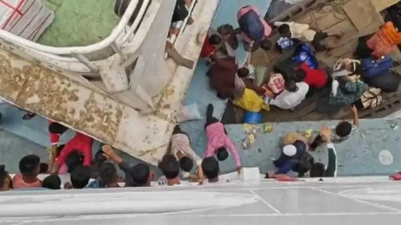 ৪৮ ঘণ্টা পরও উদ্ধার হয়নি নিখোঁজ যাত্রী, দুই লঞ্চের ৫ জন গ্রেপ্তার