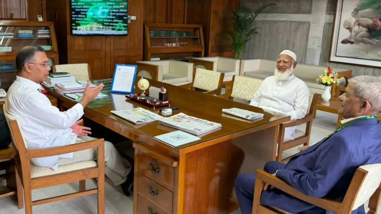 প্রধানমন্ত্রীর সঙ্গে বিরোধীদলীয় নেতার সাক্ষাৎ