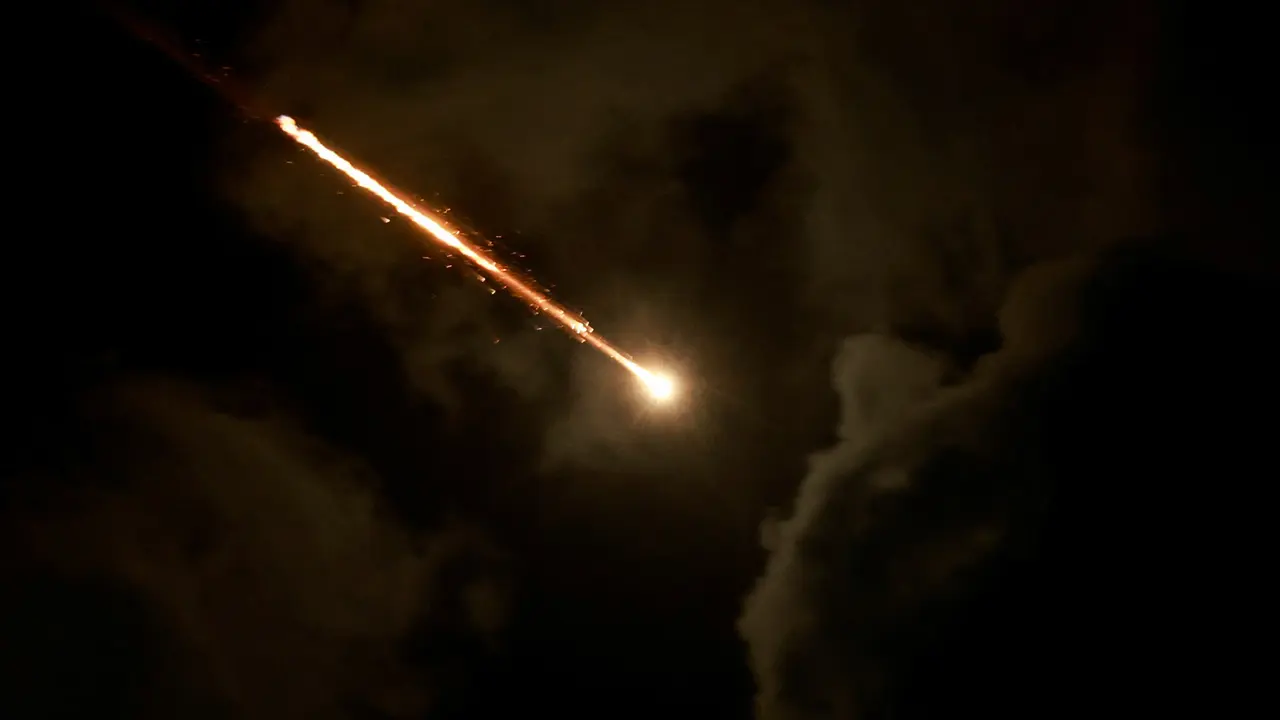 ইসরায়েলকে লক্ষ্য করে মিসাইল ছুড়ল ইরান