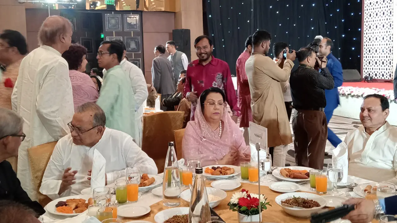 ভারতীয় হাইকমিশনের ইফতার অনুষ্ঠানে বিমানমন্ত্রীর অংশগ্রহণ