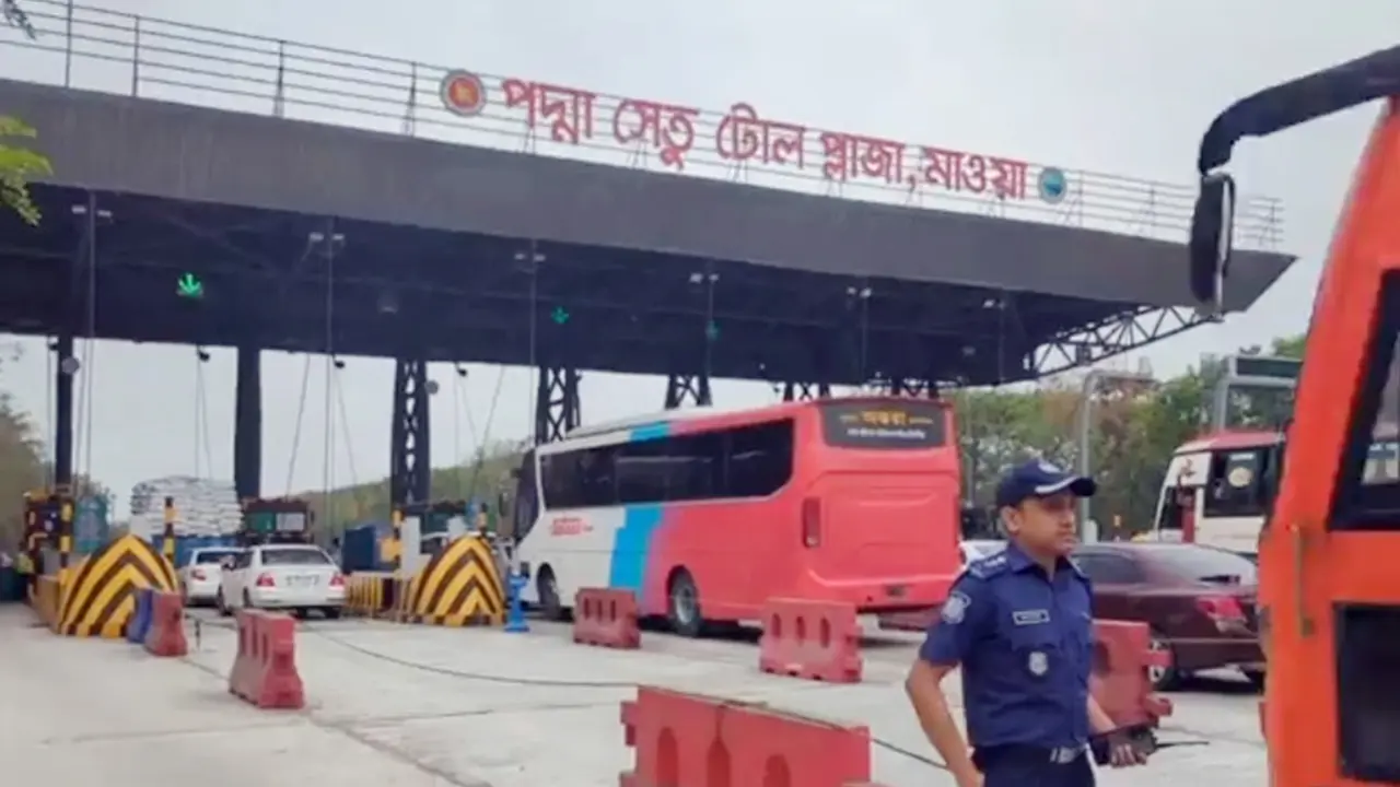 পদ্মা সেতু এলাকায় গাড়ির চাপ বাড়লেও নেই যানজট