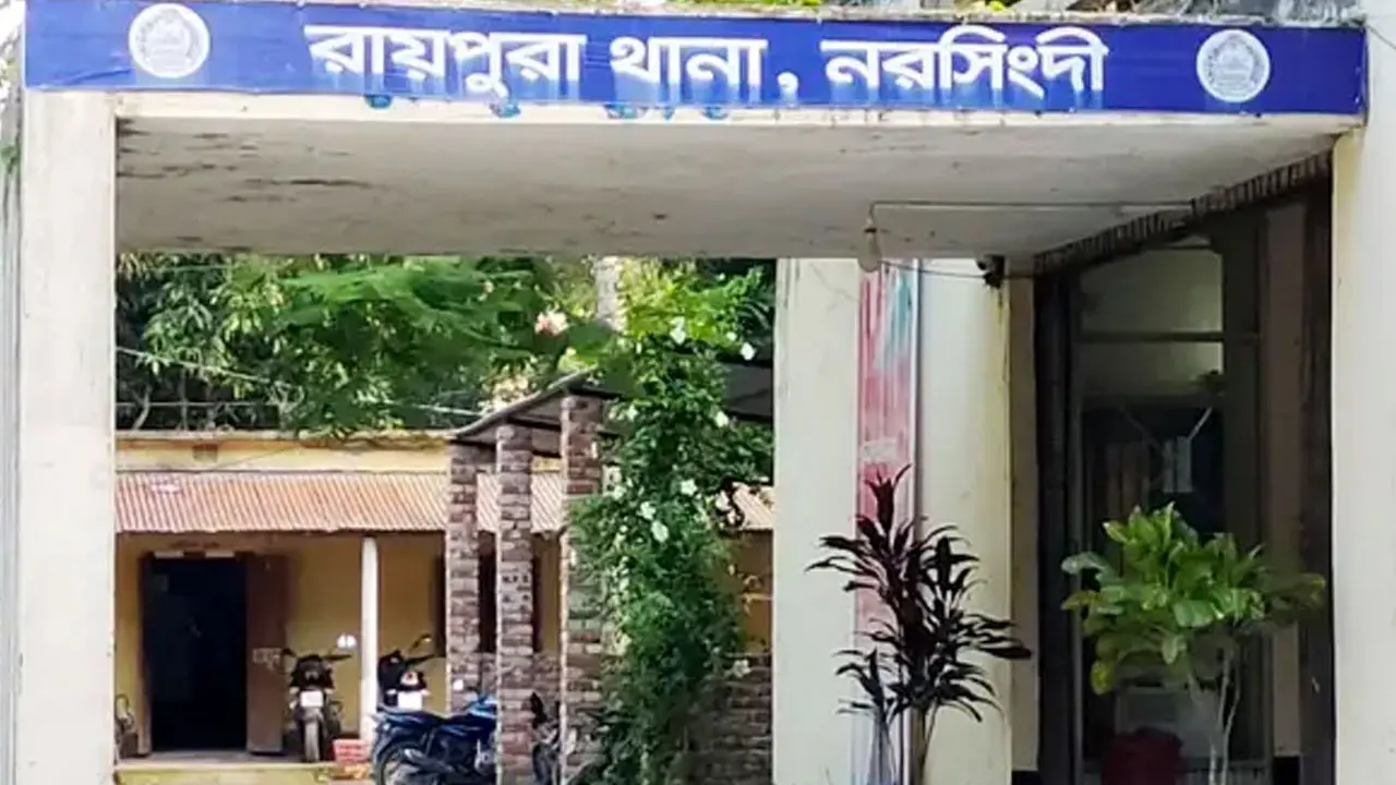 মাদকের বিরুদ্ধে প্রতিবাদ করায় মসজিদের ইমামকে কুপিয়ে জখম