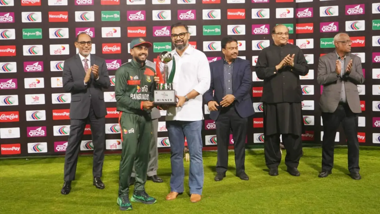 পাকিস্তানকে সিরিজ হারিয়ে যা বললেন অধিনায়ক মিরাজ