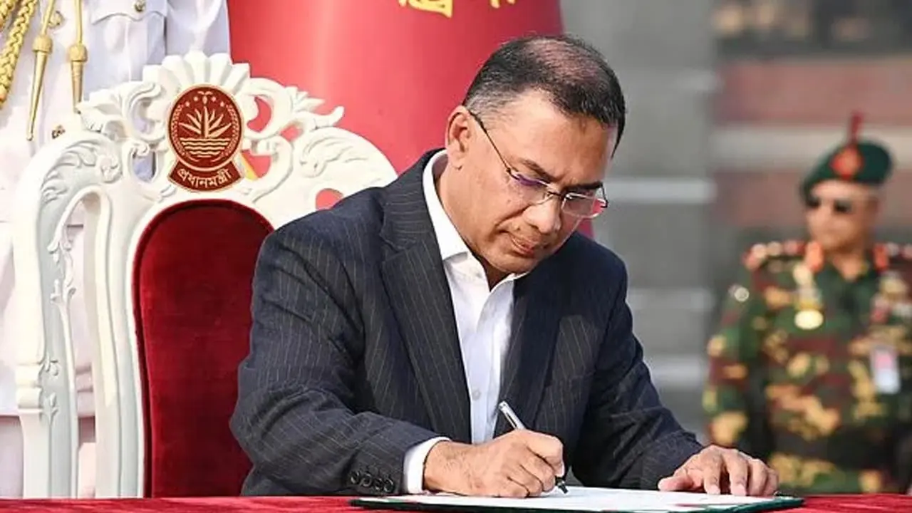 ঈদের ছুটিতে গুলশানের বাসভবন থেকে সরকারি জরুরি কাজ করছেন প্রধানমন্ত্রী