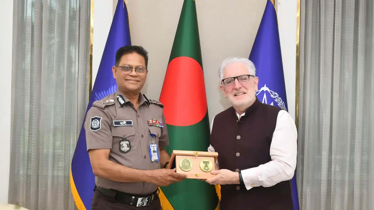 আইজিপির সঙ্গে আয়ারল্যান্ডের রাষ্ট্রদূতের সাক্ষাৎ