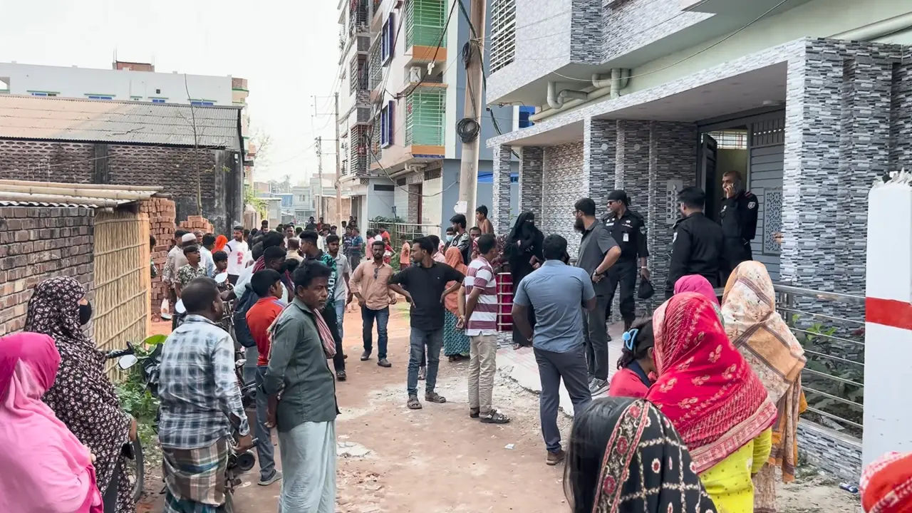 কুষ্টিয়ায় প্রকাশ্য দিবালোকে যুবককে কুপিয়ে হত্যা