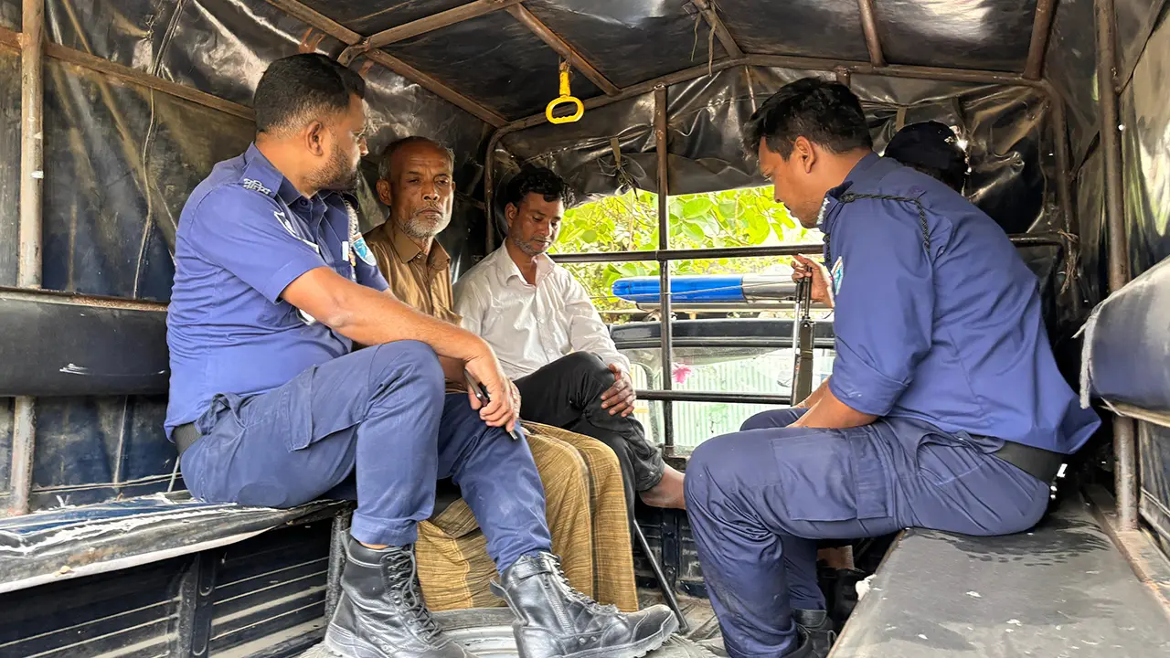 রাজবাড়ীতে ভিজিএফের চাল মজুদ, দুইজনের কারাদণ্ড