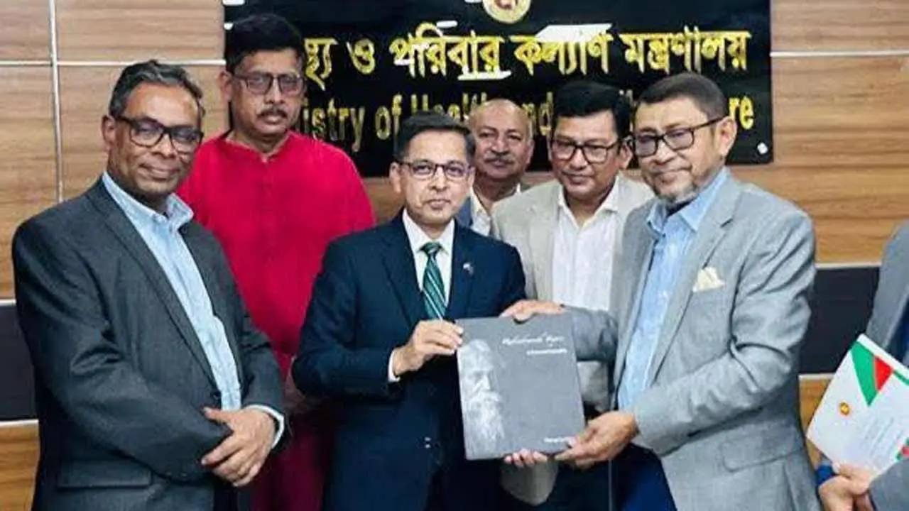 বাংলাদেশ-ভারতের মধ্যে এআই নির্ভর স্বাস্থ্যসেবা খাতে সহযোগিতা নিয়ে আলোচনা