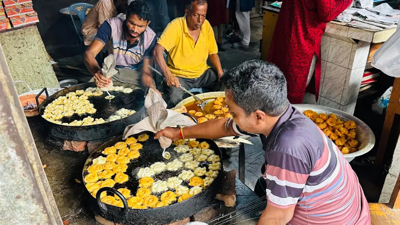 শেরপুরের দেড়শ বছরের ঐতিহ্য মাষকলাই ডালের আমিত্তি, ইফতারের প্রধান আকর্ষণ