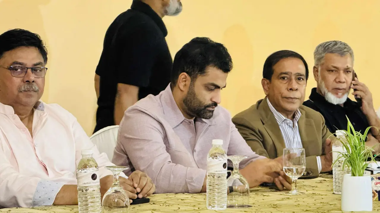 ক্রীড়া প্রতিমন্ত্রীকে বিসিবি নির্বাচনে অনিয়মের অভিযোগ দিচ্ছেন তামিমরা