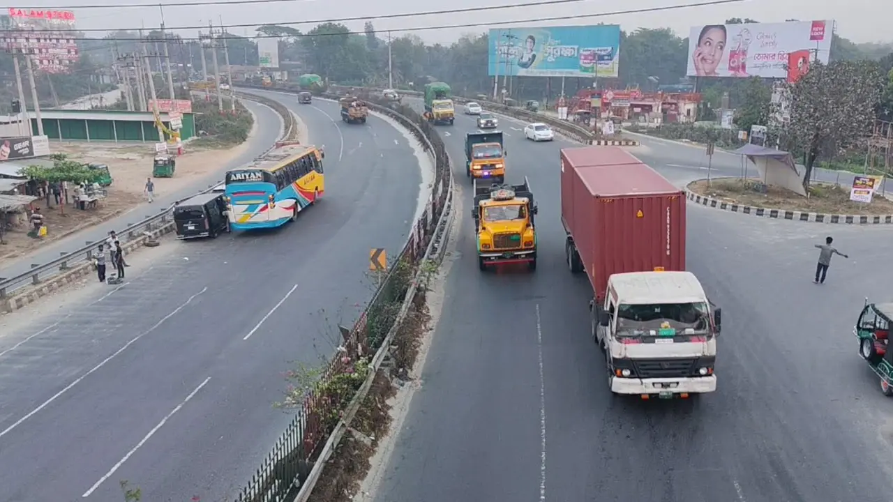 ঢাকা-টাঙ্গাইল মহাসড়কে যানবাহনের চাপ থাকলেও নেই যানজট
