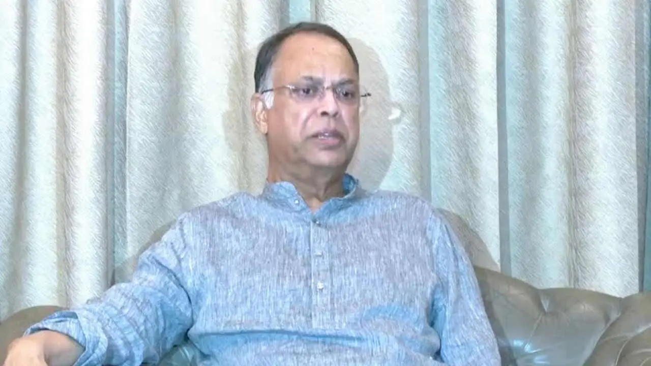 প্যানিক হবেন না, প্রয়োজন অনুযায়ী তেল নিন : জ্বালানি মন্ত্রী