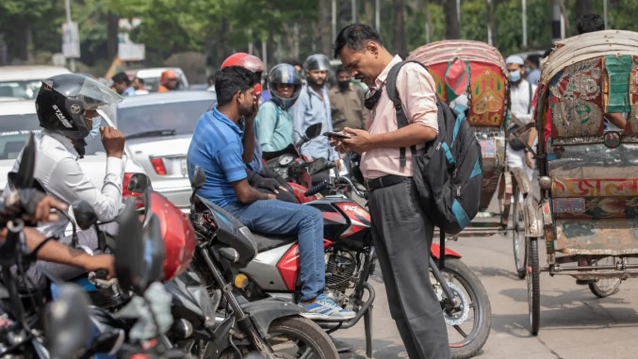 রাইড শেয়ার মোটরসাইকেল কিনতে পারবে ৫ লিটার অকটেন, মানতে হবে যেসব শর্ত