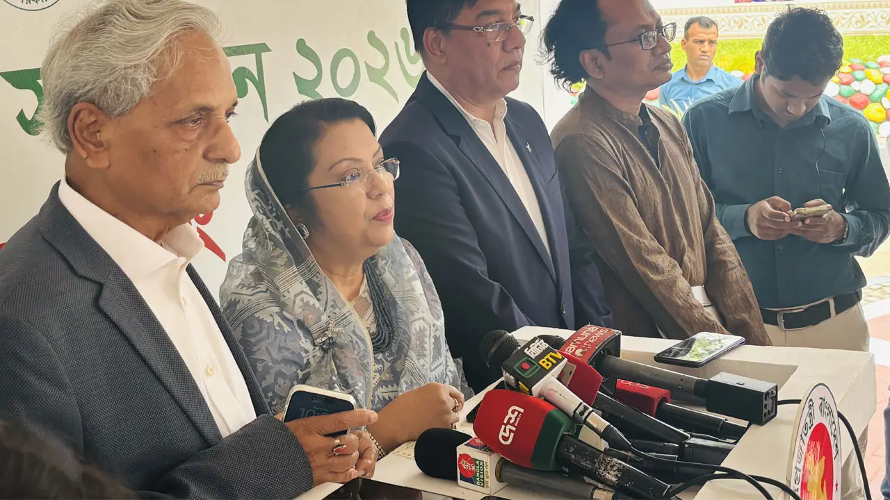 কক্সবাজারকে আরও পরিষ্কার রাখতে ডিসিদের নির্দেশ
