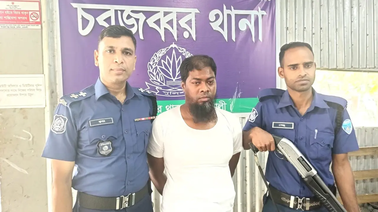 মাদরাসাছাত্রীকে ধর্ষণের চেষ্টা, শিক্ষক গ্রেপ্তার