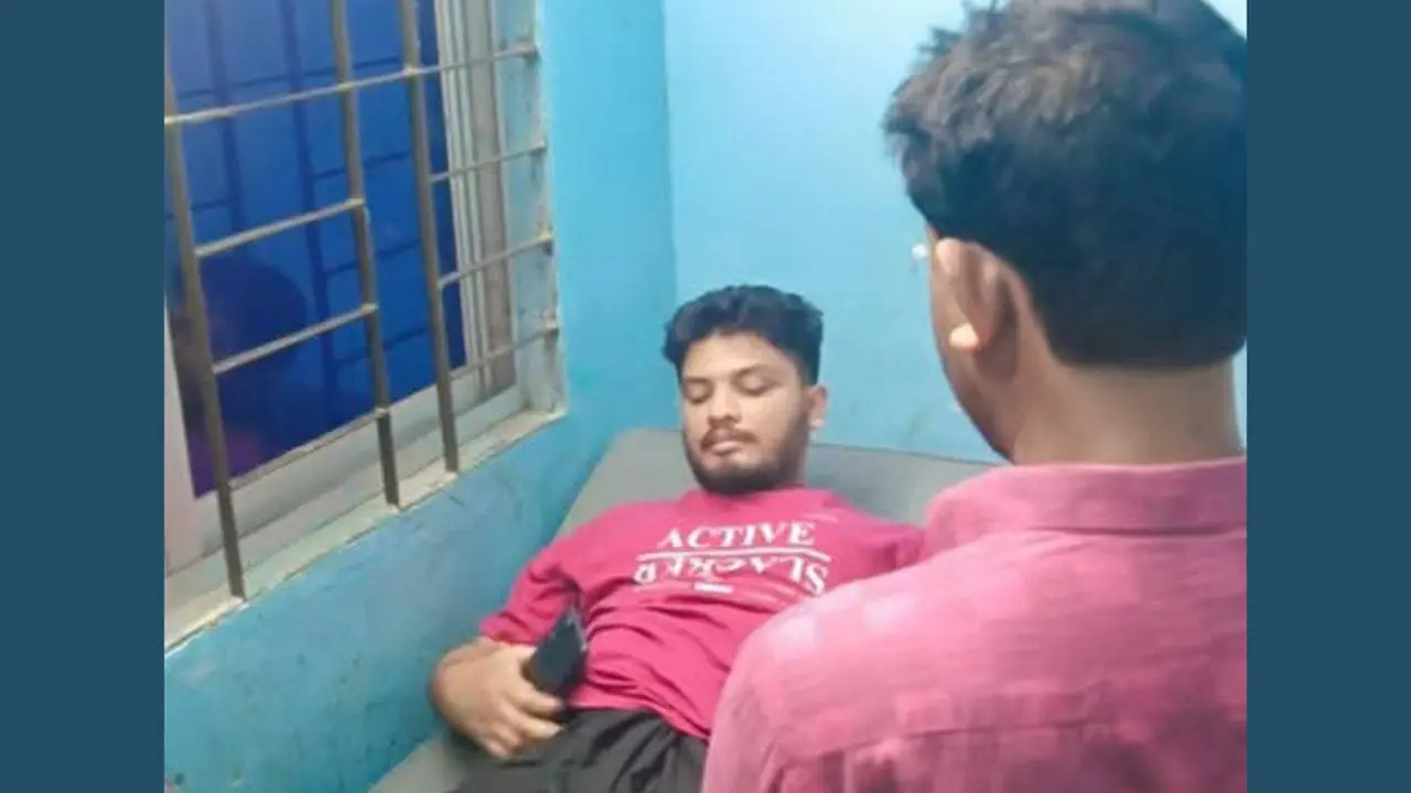 বরগুনায় নিজ বাড়িতে গুলিবিদ্ধ মালিক, আটক ৩