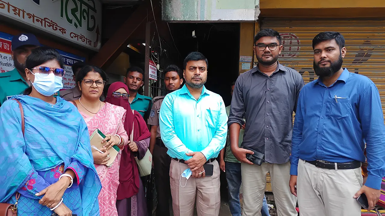 মেয়াদোত্তীর্ণ কীট ব্যবহার ও সনদ না থাকায় ৫ ডায়াগনস্টিক সেন্টারকে জরিমানা