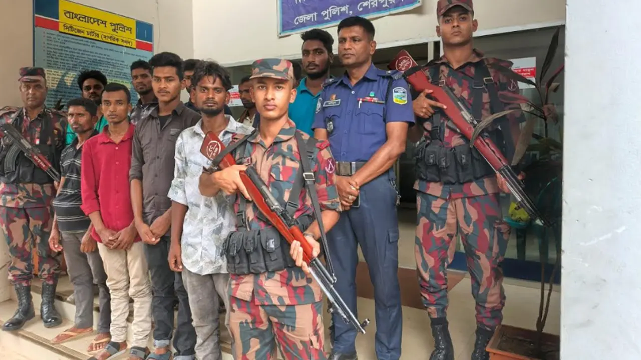 শেরপুর সীমান্ত দিয়ে ১০ বাংলাদেশিকে ফেরত দিল বিএসএফ