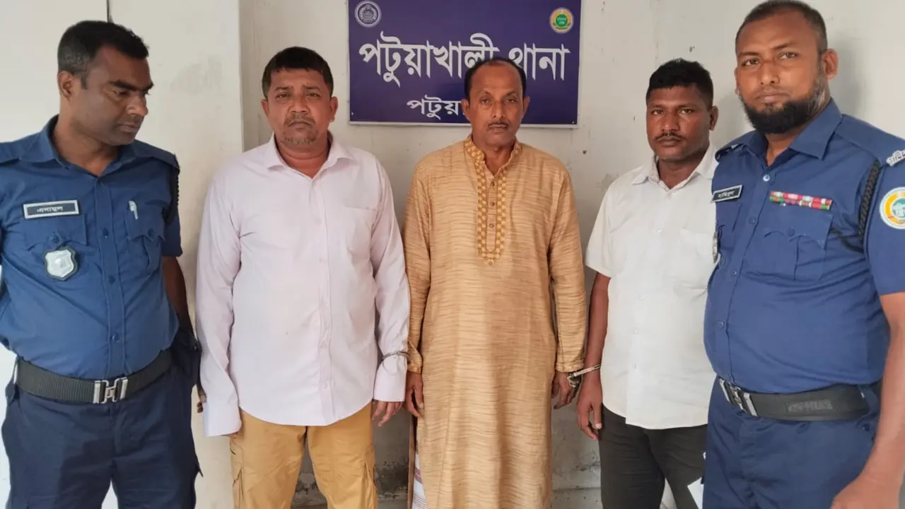 হানি ট্র্যাপে ফেলে ব্ল্যাকমেইল, বিএনপি নেতাসহ গ্রেপ্তার ৩