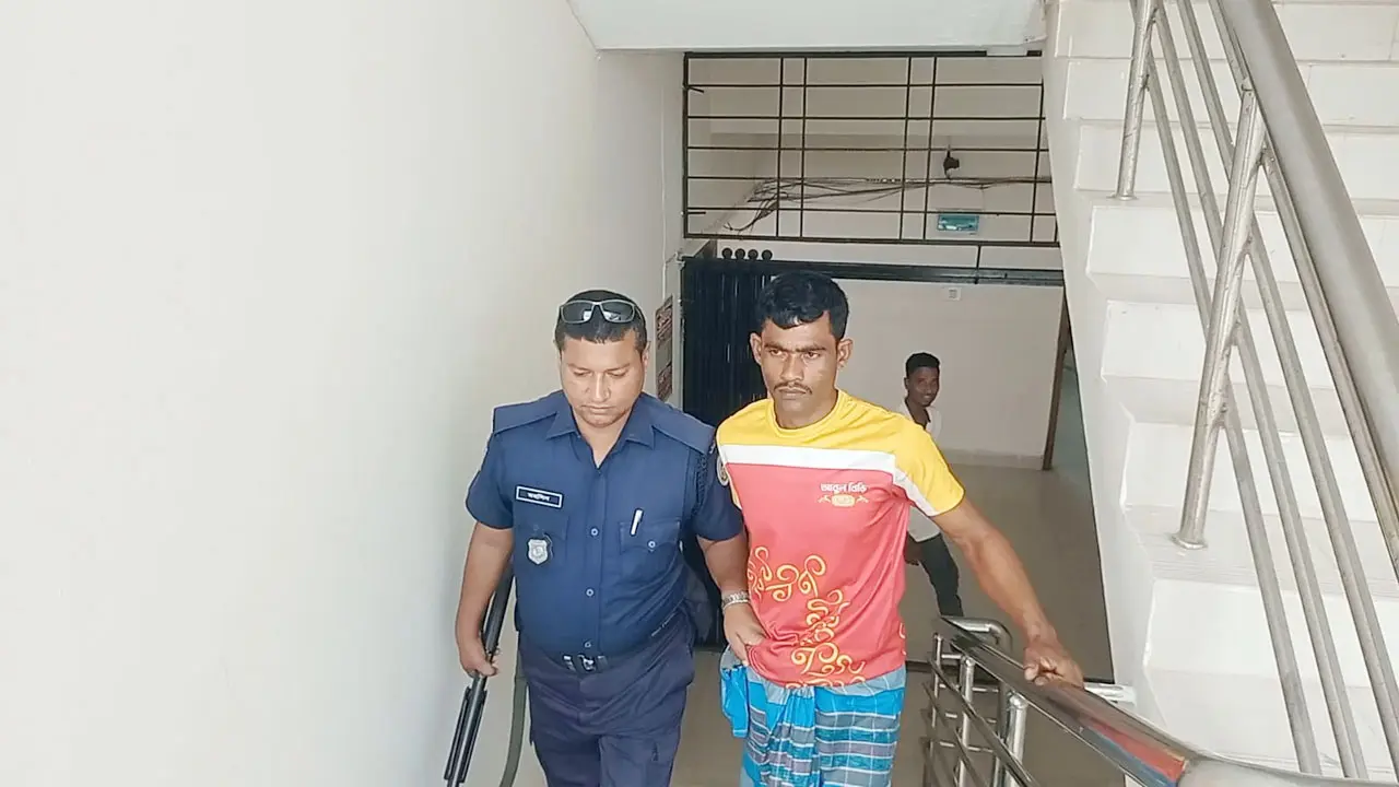 বাবার ধর্ষণের শিকার মেয়ে, মায়ের অভিযোগে বাবা গ্রেপ্তার