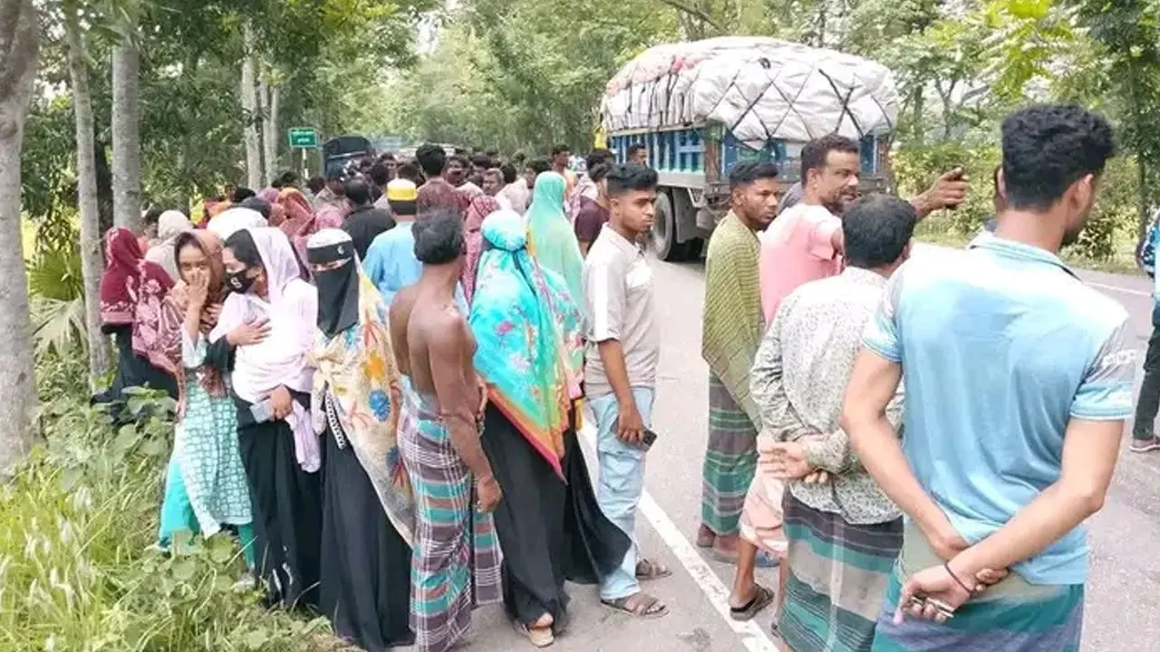 বরিশালে হানিফ বাসের চাপায় দাদি-নাতনি নিহত