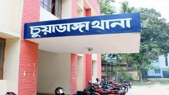 তুচ্ছ ঘটনার জেরে ভাতিজাকে কুপিয়ে জখম