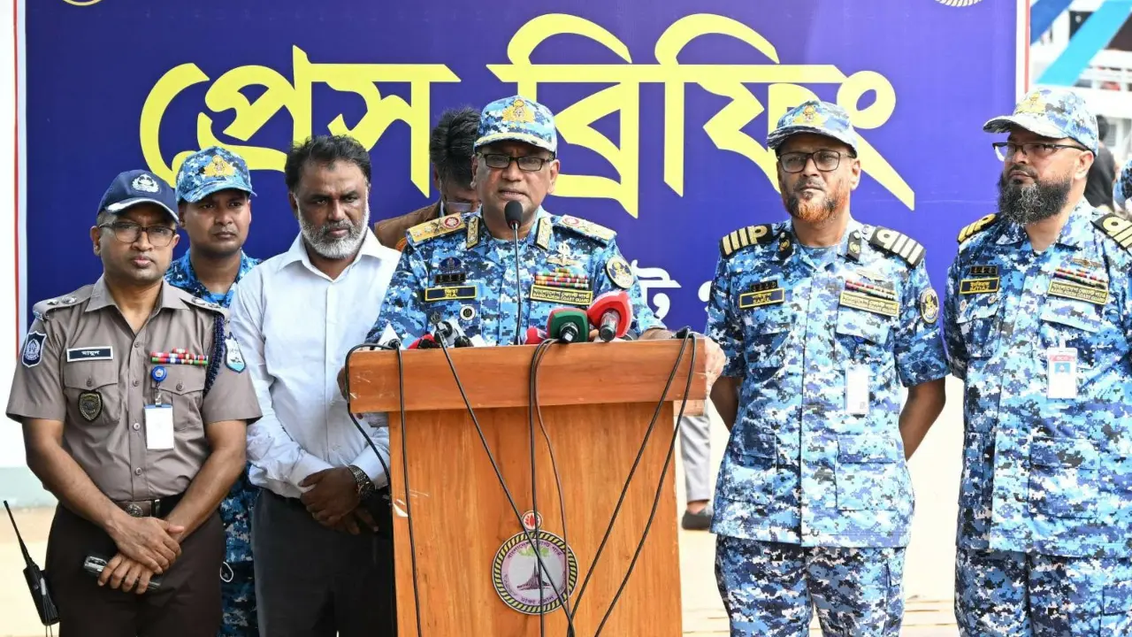ঈদে নৌপথের নিরাপত্তায় সর্বোচ্চ সতর্ক কোস্টগার্ড : ডিজি