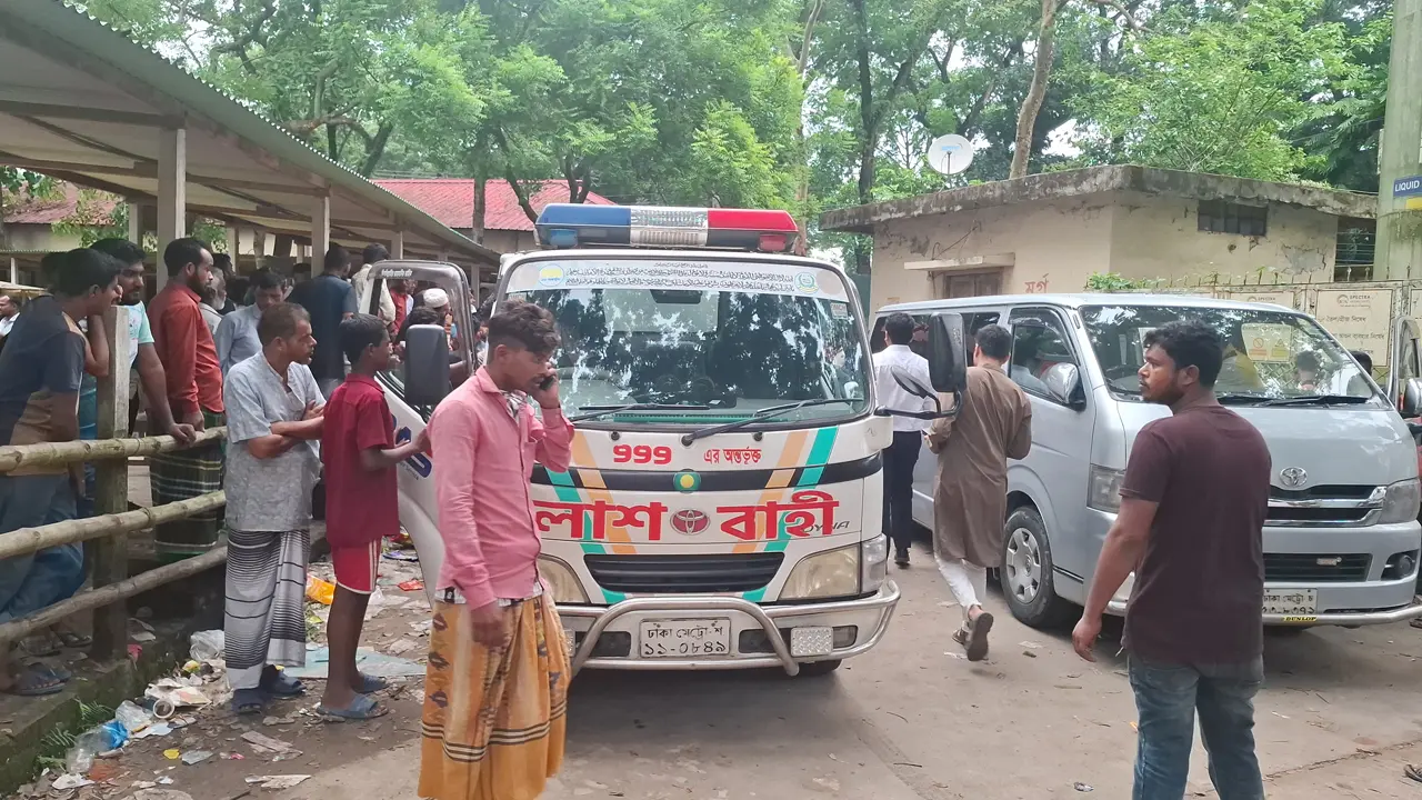 টাঙ্গাইলে ট্রাক দুর্ঘটনায় নিহত ১৫ জনের মরদেহ স্বজনদের কাছে হস্তান্তর