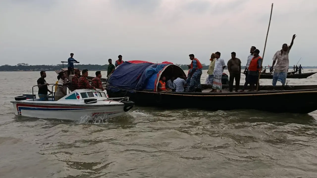 মেঘনায় নৌকাডুবিতে নিখোঁজ বাবা-ছেলেসহ ৩ জনের মরদেহ উদ্ধার