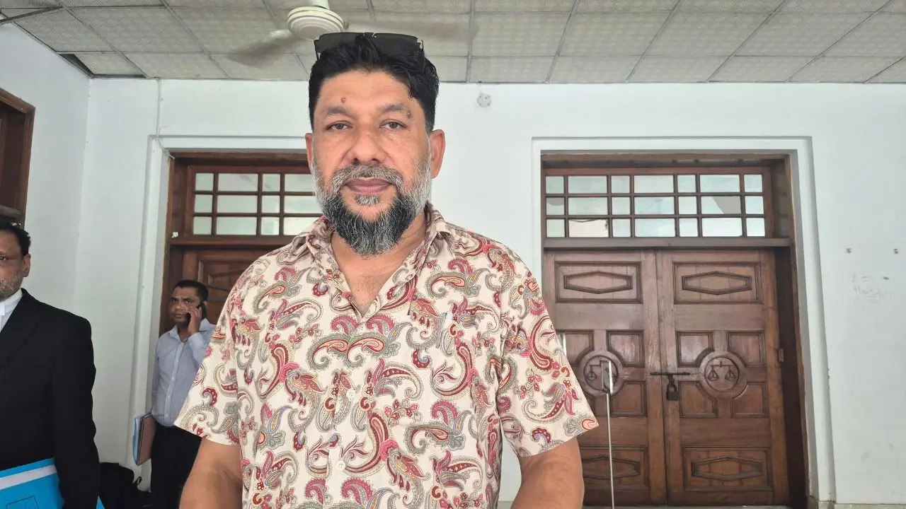 ৫ কোটি টাকা হাতিয়ে নেওয়ার অভিযোগ আইনজীবীর বিরুদ্ধে