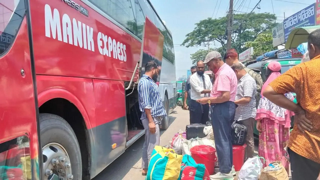 ঈদের সুখ স্মৃতি নিয়ে স্বস্তির যাত্রায় ঢাকায় ফিরছেন কর্মব্যস্ত নগরবাসী