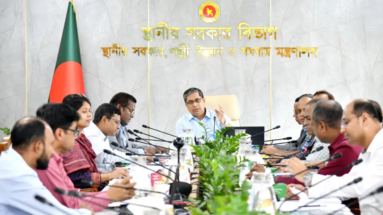 রাস্তা নির্মাণকাজে সংশ্লিষ্ট সব দপ্তরকে সমন্বয় করে কাজ করতে হবে