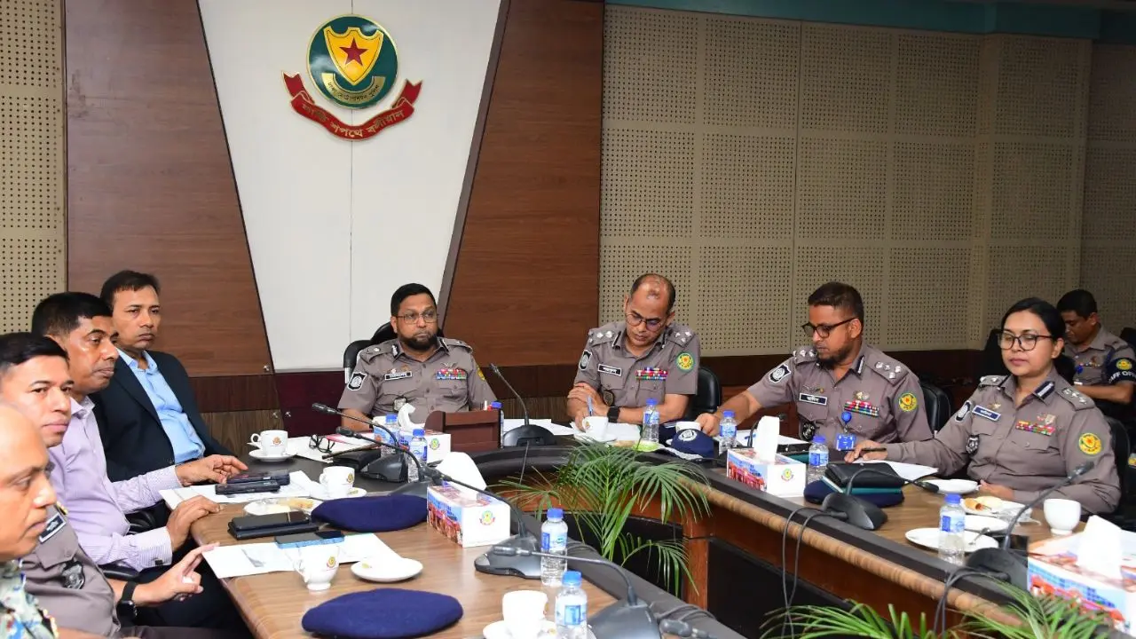 ঈদুল আজহায় রাজধানীর নিরাপত্তা-ট্রাফিক নিয়ে ডিএমপির সমন্বয় সভা