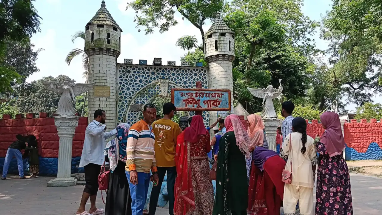 আলোচিত মহিষ ‘ডোনাল্ড ট্রাম্প’কে রংপুর চিড়িয়াখানায় দেখতে চায় দর্শনার্থীরা