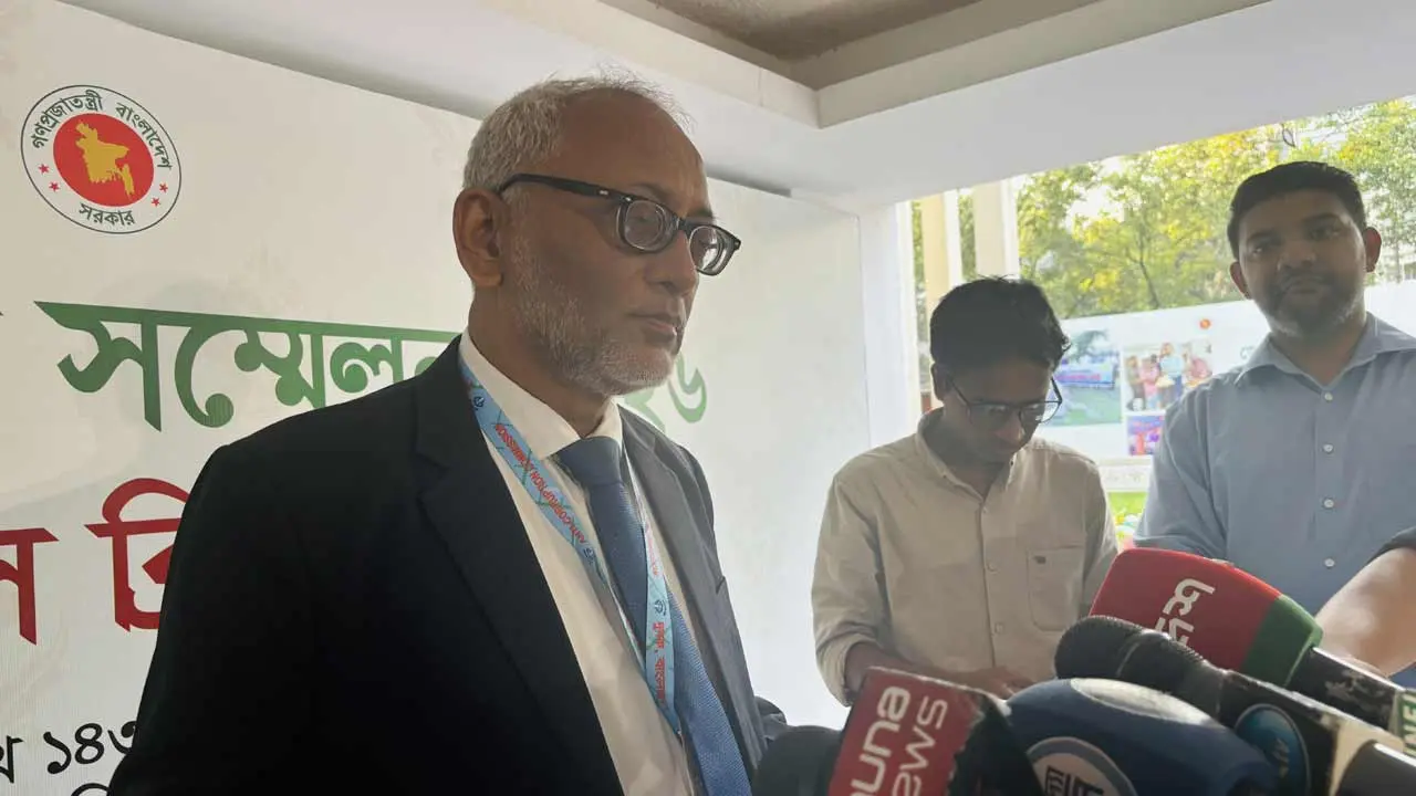 দুদকের নাম ভাঙিয়ে প্রতারণা ঠেকাতে ডিসিদের হটলাইন ব্যবহারের নির্দেশ
