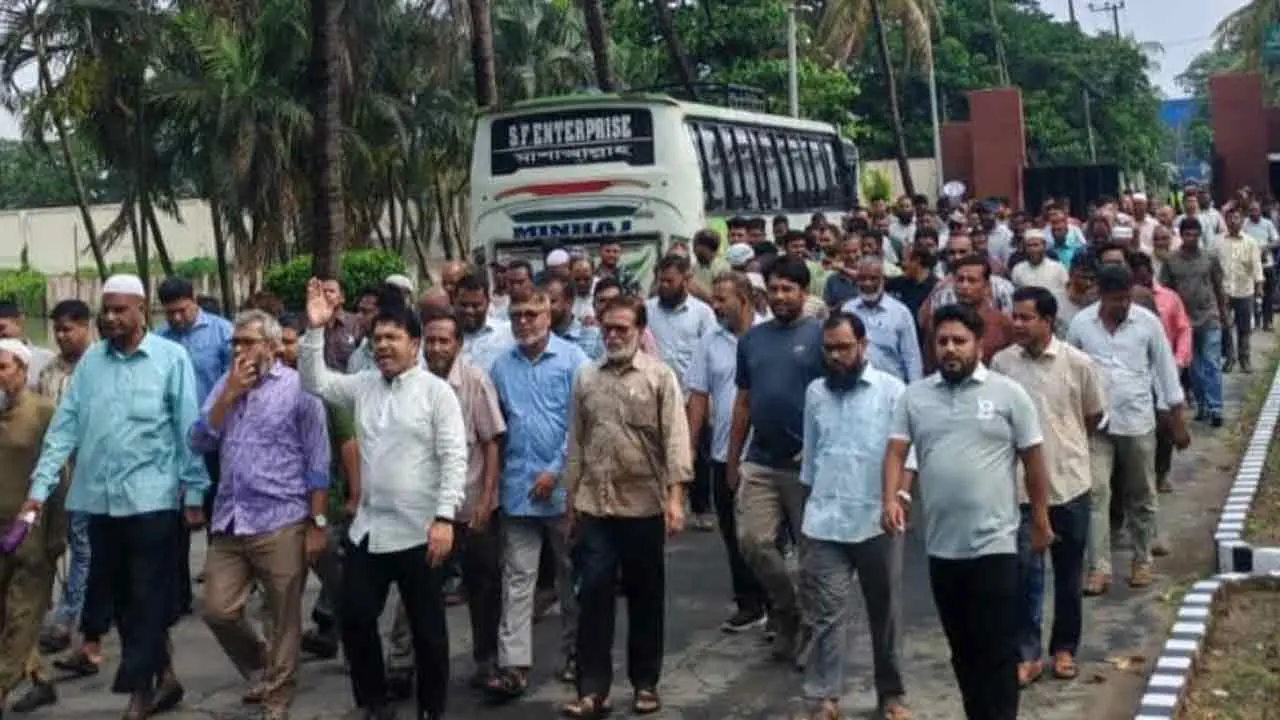 ইস্টার্ন রিফাইনারিতে শ্রমিক অসন্তোষ, বিভিন্ন দাবিতে বিক্ষোভ