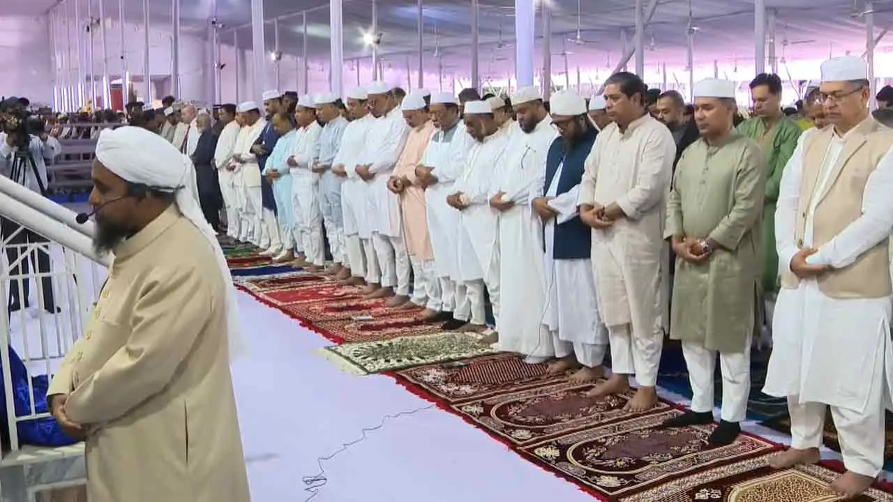 জাতীয় ঈদগাহে ঈদুল আজহার প্রধান জামাত অনুষ্ঠিত