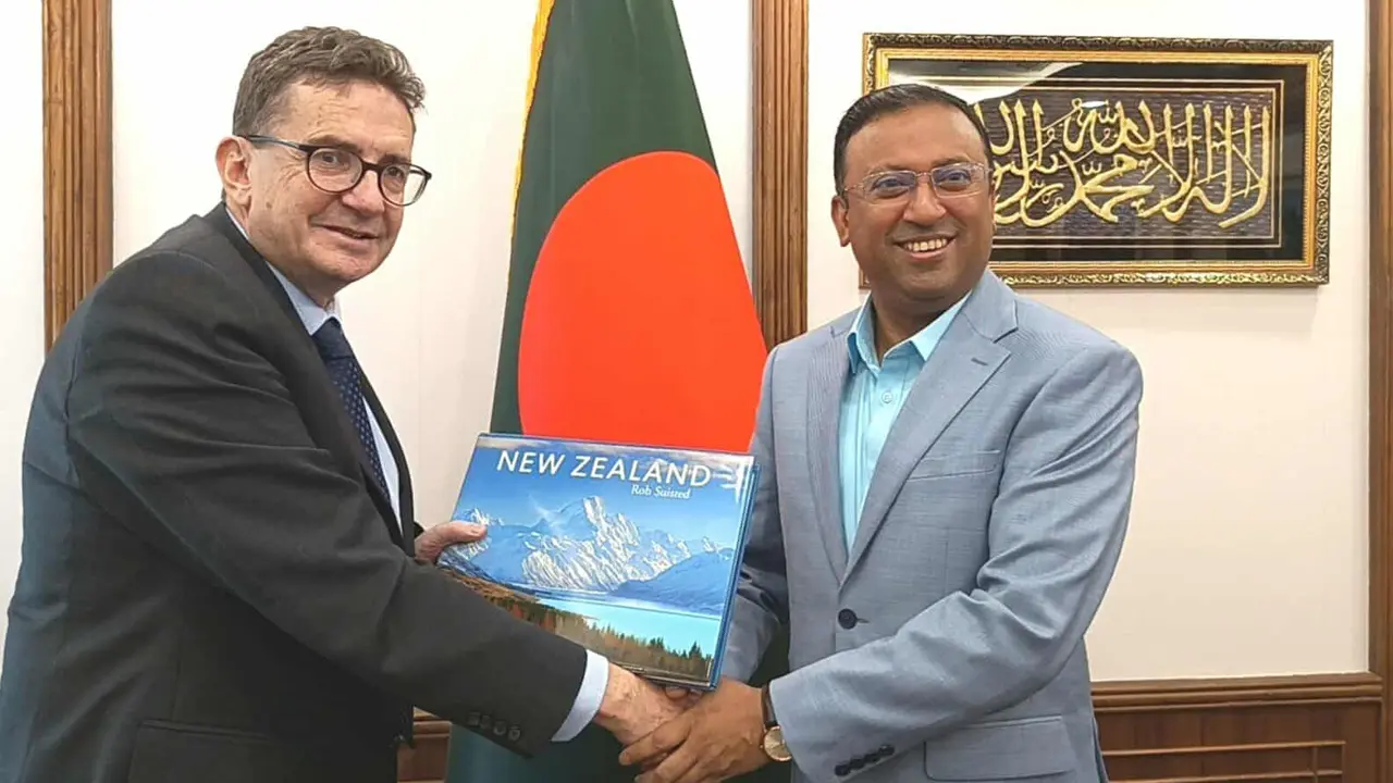 পররাষ্ট্র বিষয়ক উপদেষ্টার সঙ্গে নিউজিল্যান্ড হাইকমিশনারের সাক্ষাৎ