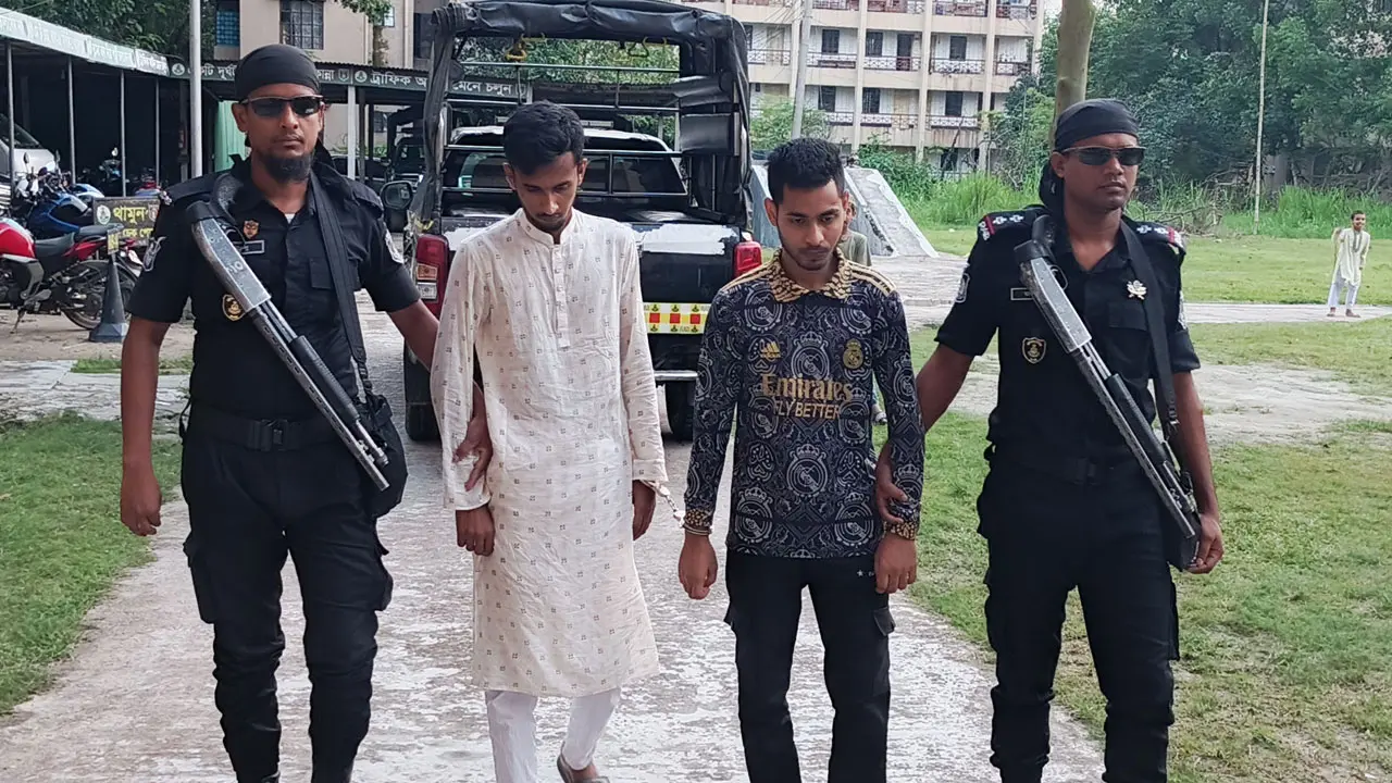 রেলওয়ের টিকিট কালোবাজারি চক্রের দুইসদস্য গ্রেপ্তার