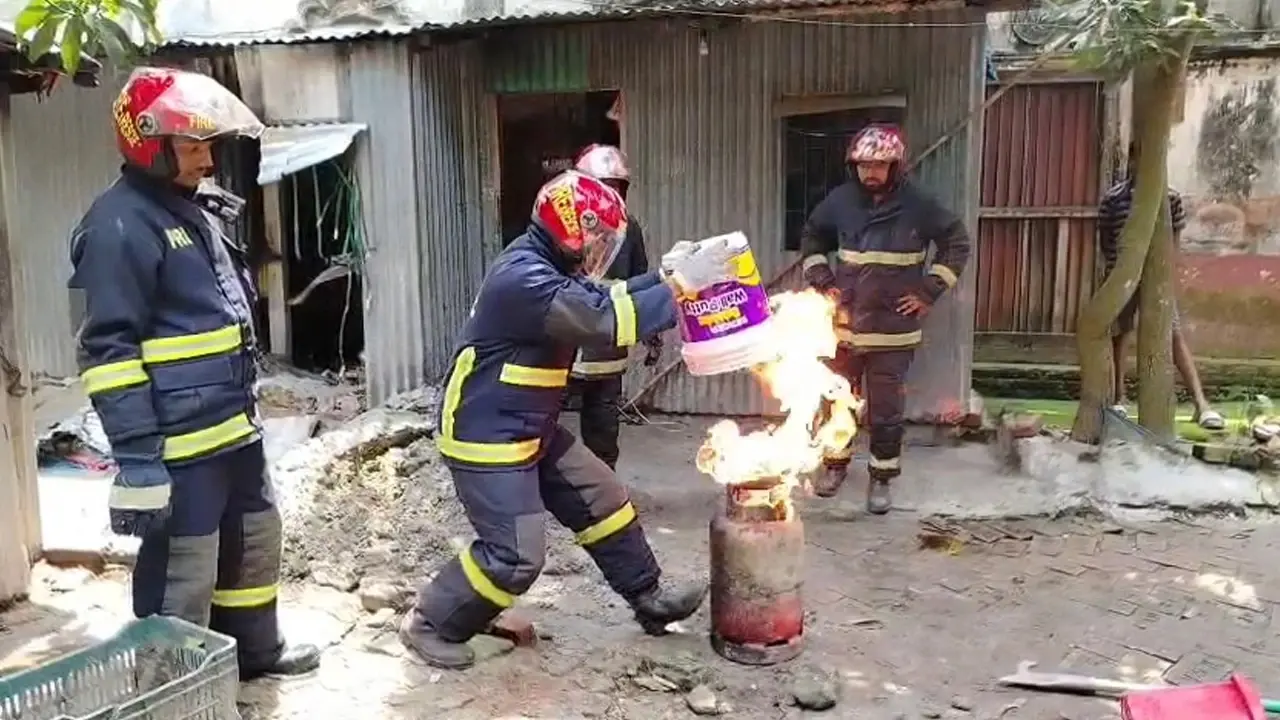মুন্সীগঞ্জে রান্নার সময় গ্যাস সিলিন্ডারের আগুনে নারী দগ্ধ