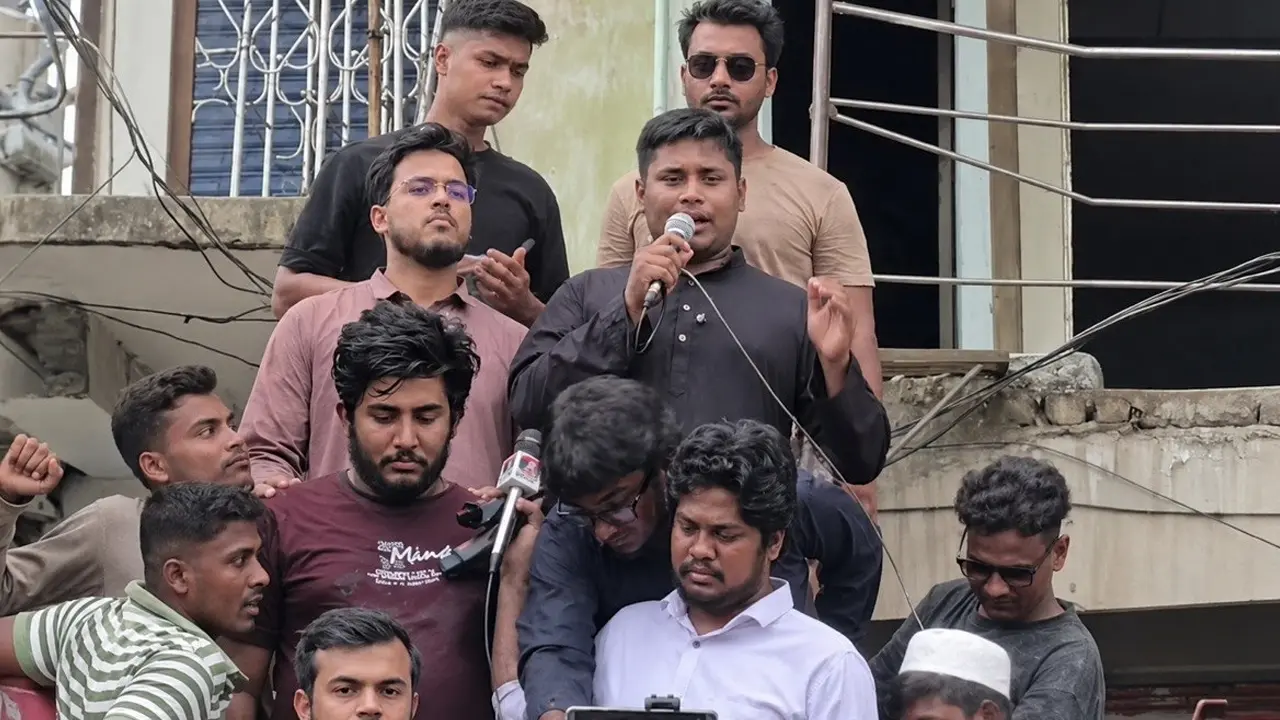 বর্তমান সরকার বিচার বিভাগের স্বাধীনতা ক্ষুণ্ন করেছে : হাসনাত