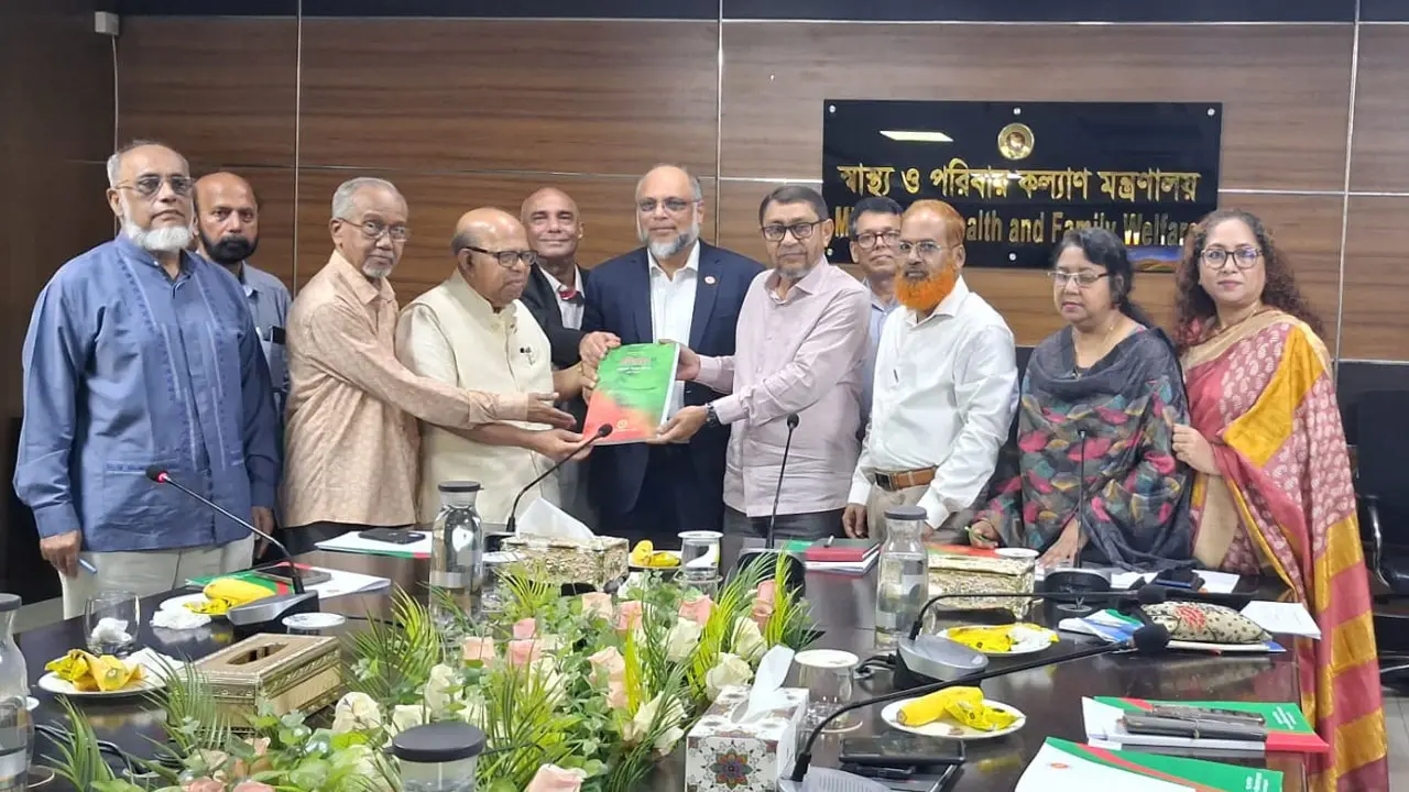 স্বাস্থ্য খাত সংস্কার কমিশনের সুপারিশ পর্যায়ক্রমে বাস্তবায়ন করা হবে