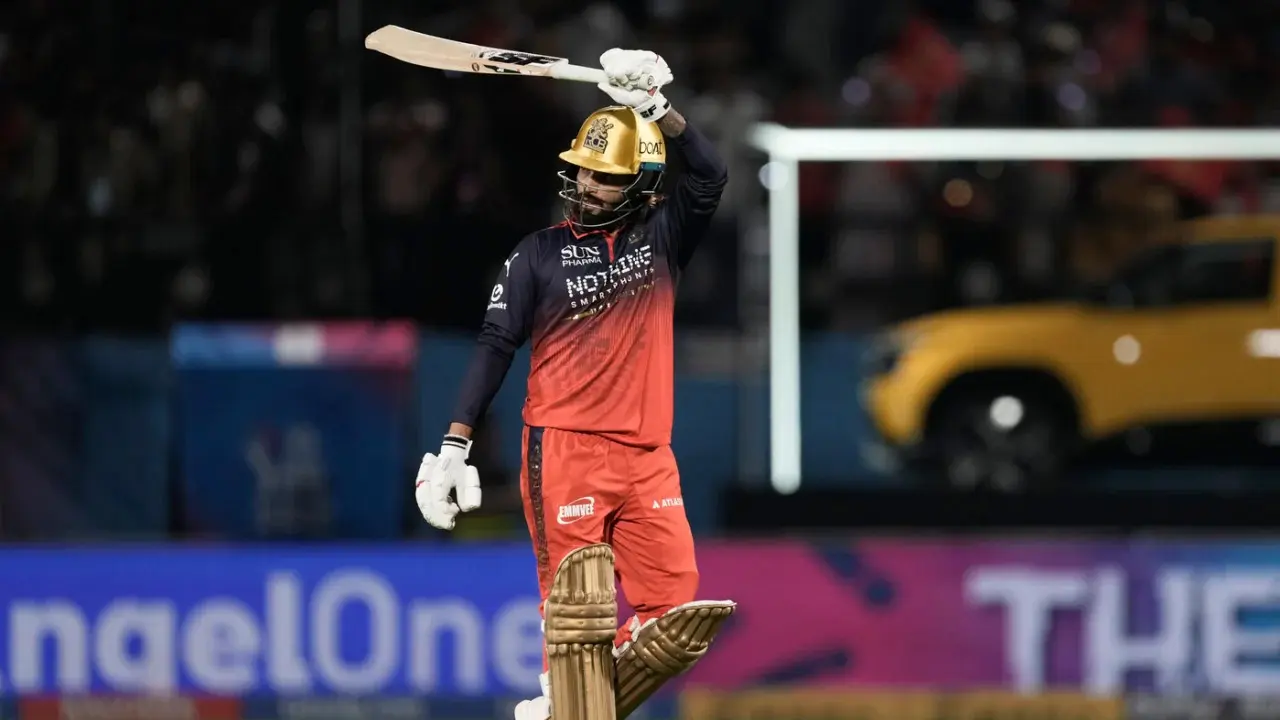 গুজরাটকে উড়িয়ে টানা দ্বিতীয়বার ফাইনালে বেঙ্গালুরু