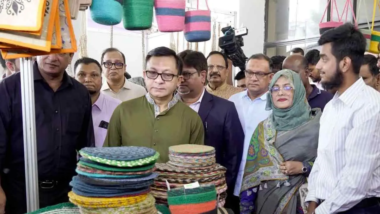 পাট খাতকে ৭ বিলিয়ন ডলারের শিল্পে উন্নীত করার লক্ষ্য সরকারের