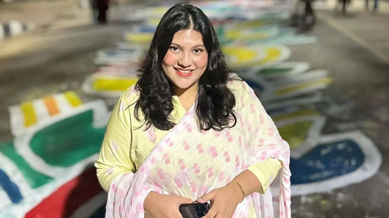 দেশে পৌঁছেছে কারিনা কায়সারের মরদেহ
