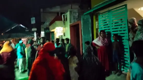 খুলনায় একই ঘরের ট্রাংক-খাট-ওয়ারড্রব থেকে নানি ও দুই না‌তির মরদেহ উদ্ধার