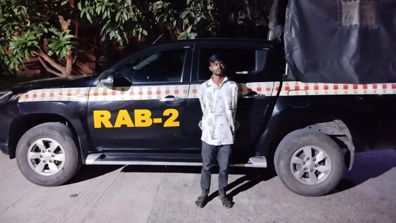 মোহাম্মদপুরে কব্জিকাটা গ্রুপের সেকেন্ড ইন কমান্ড গ্রেপ্তার
