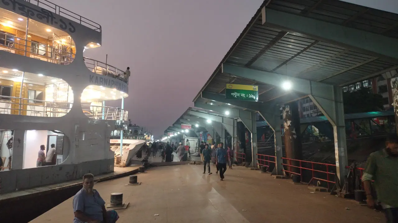 দক্ষিণাঞ্চলে লঞ্চের ঈদযাত্রায় চাপ কমেছে
