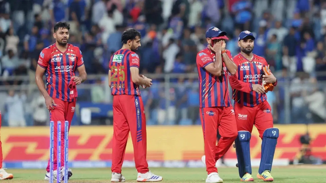 একদিনেই বাদ পড়ল দুই দল, প্লে-অফের লড়াইয়ে কারা?